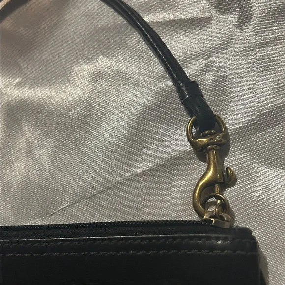 Coach Leatherware Vintage Black Leather Wristlet Tattersall Interior EUC - Picture 4 of 10